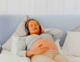 4 Essential Things to Do Every 60 Minutes During Labor