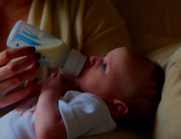 Navigating Newborn Nutrition: A Guide for Feeding Your Baby